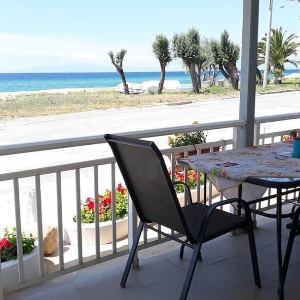 Vasileiadou Coastal Rooms Флогита Екстериор снимка