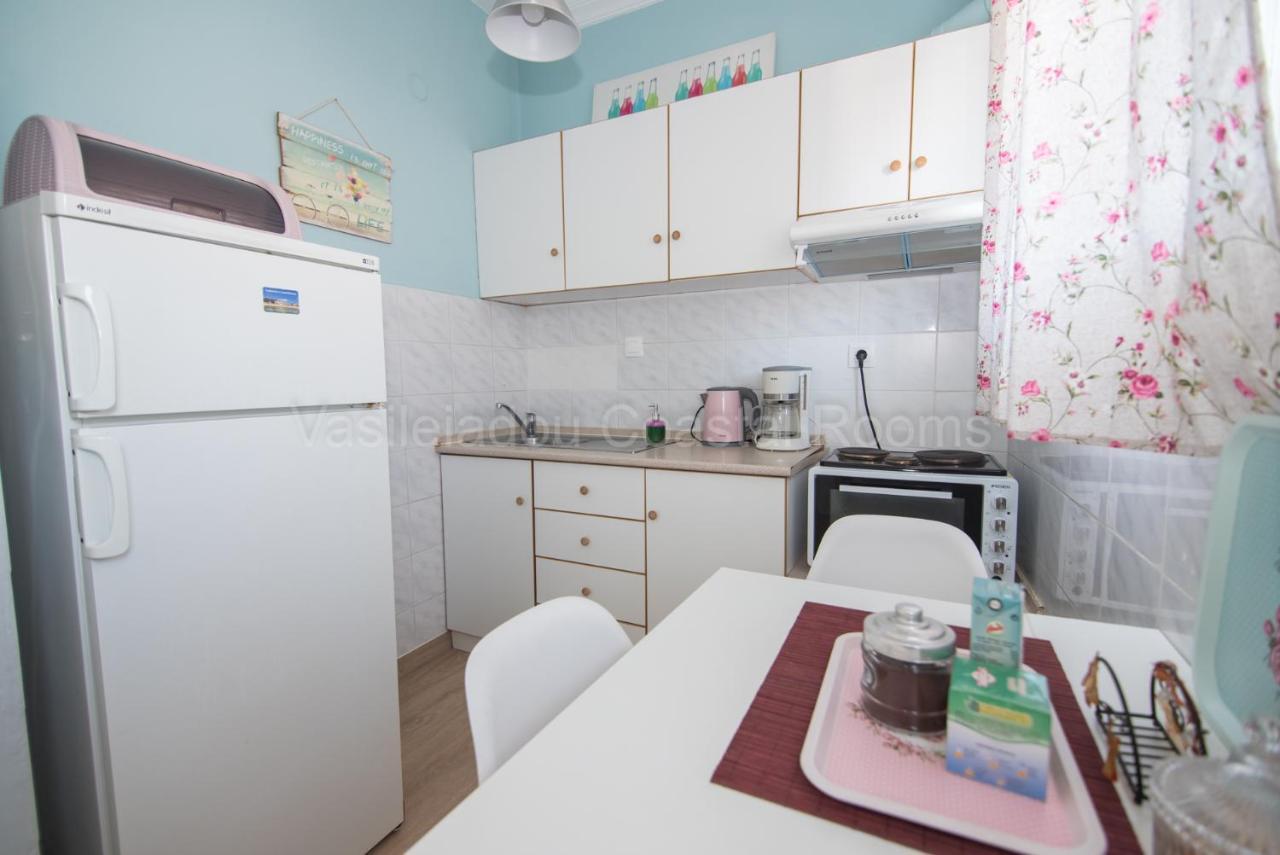 Vasileiadou Coastal Rooms Флогита Екстериор снимка