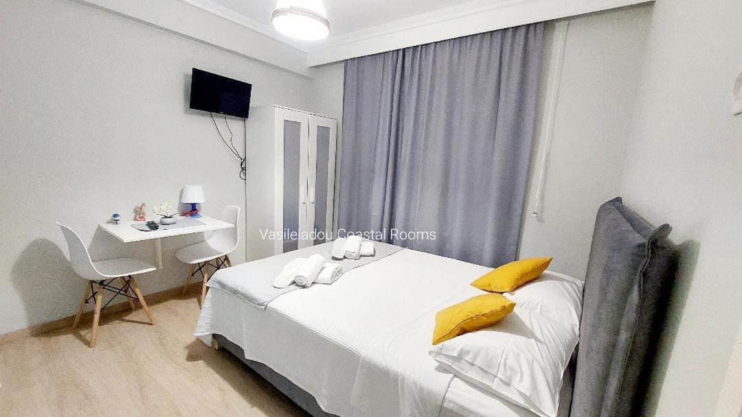 Vasileiadou Coastal Rooms Флогита Екстериор снимка